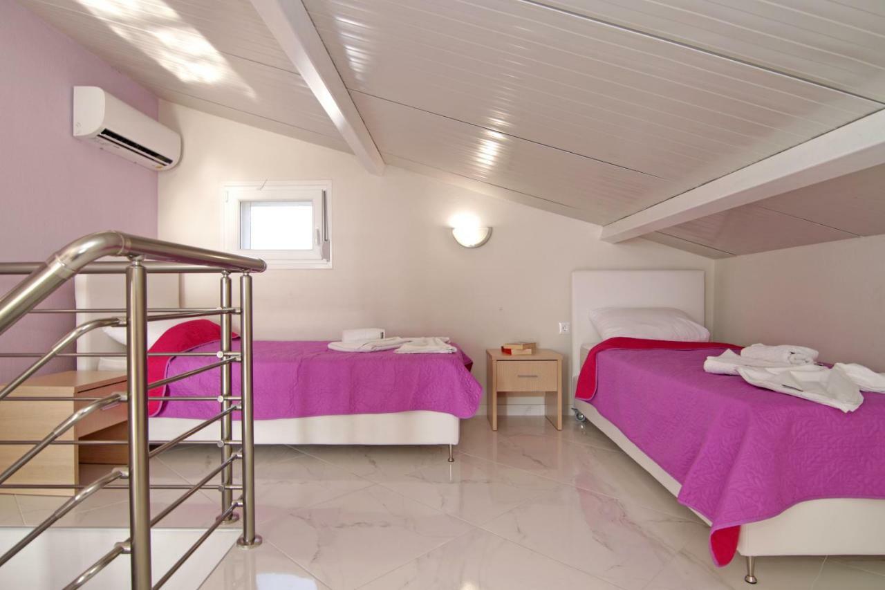 Mavridis Rooms 2 Nikiti  Exterior photo